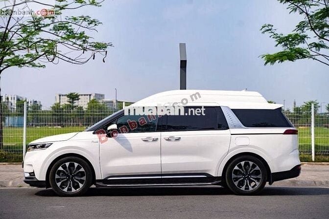 Kia Carnival Royal 2.2D 2022