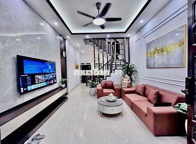 Chỉ 8 TỶ - Phố Minh Khai - ngõ thông tứ phía - ô tô gần nhà - DT 50m2