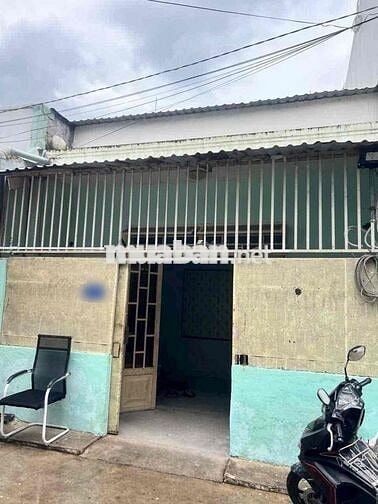Nhà cấp 4  1pn 1 gác ngay tiểu học nguyễn văn thệ 4,5 triệu