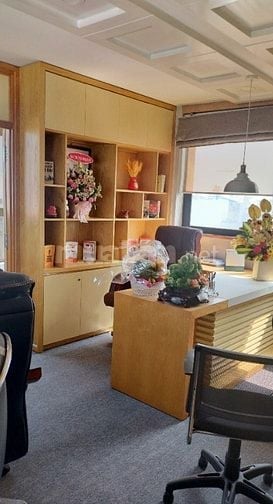 Bán hoặc cho thuê MT tòa nhà nhiều tầng 5*20 có thang máy, hầm để xe.