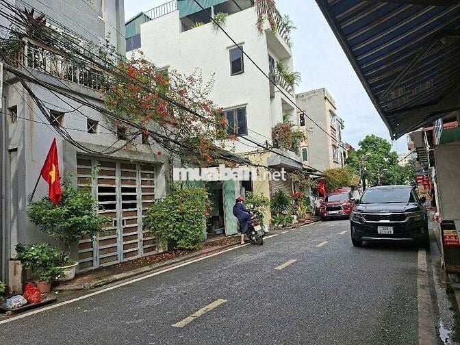 ĐẤT VUÔNG VẮN , CÁCH VIN 1 NHÀ ,ĐƯƠNG THÔNG XE TRÁNH TÌM CHỦ MỚI