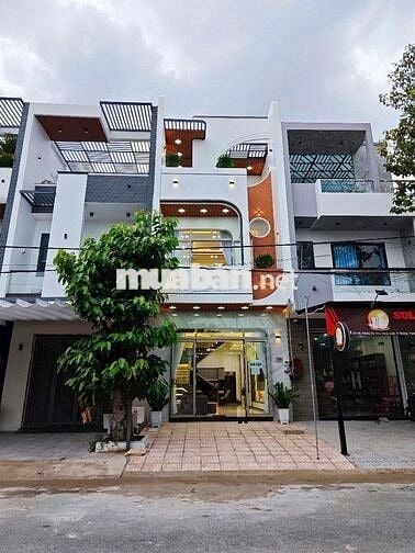 NẮM CHÍNH CHỦ BÁN NHÀ 3 TẦNG MẶT TIỀN ĐƯỜNG D4 KHU HỒNG LOAN