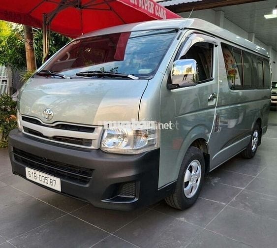 Toyota Hiace 2011 máy xăng - chạy 46.000 km