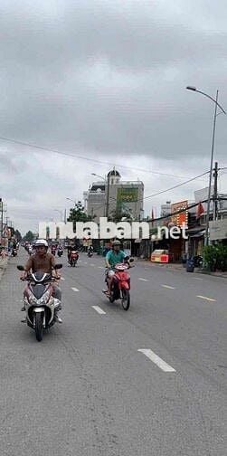 cho thuê nhà cấp 4 mặt tiêng đường Lê Hồng Phong, ngang 6 m tại dĩ an