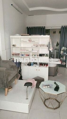 Mặt bằng kinh doanh nail gần chợ Nhật tảo