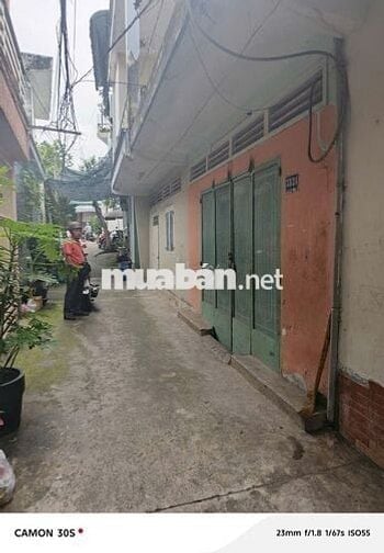 bán nhà cấp 4 hẻm thông xe hơi , cách Hoàng Diệu 2 50m
