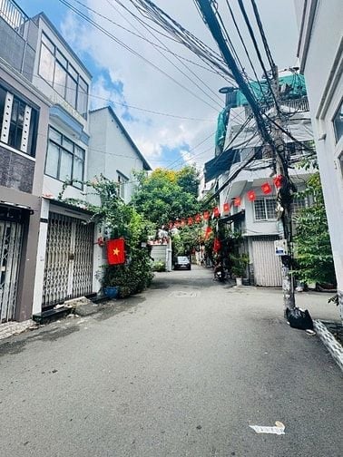 BÁN NHÀ BĐT Ô TÔ ĐỂ TRONG NHÀ- DT ĐẸP 8,4x12,6M - HẺM NHỰA SẠCH ĐẸP