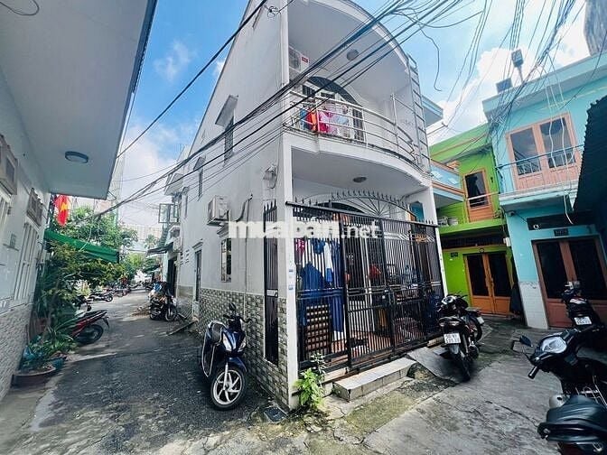 Nhà hẻm oto gần khu Bàu Cát dtsd hơn 100m2  cho thuê nguyên căn