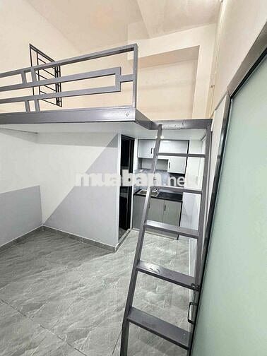 Phòng trọ gác cao cửa sổ thoáng gần ngã tư hàng xanh