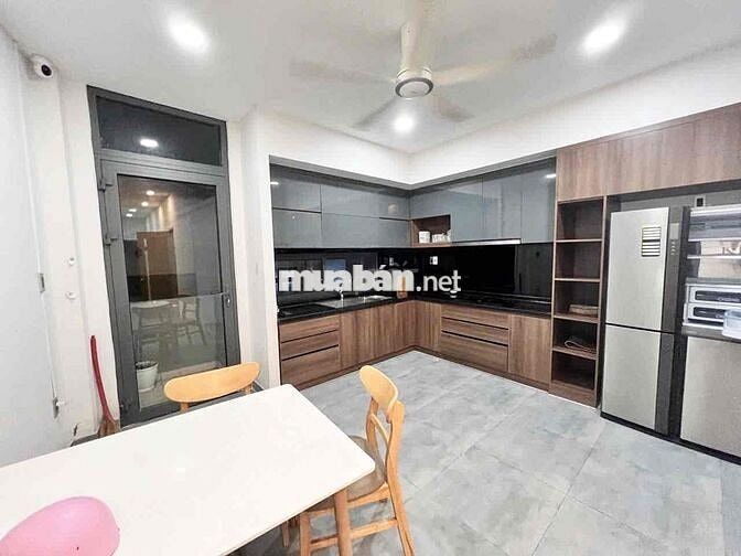 Căn Hộ 2PN Balcony 60m2 FullNT Với Dàn Bếp Cực Phẩm Gần Phạm Văn Đồng