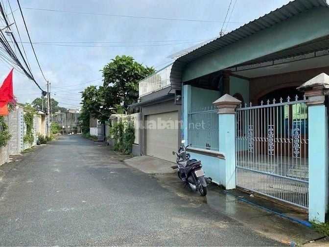 Cần bán ngay sau chợ thới tứ thới tam thôn giá 720 triệu sổ hồng riêng