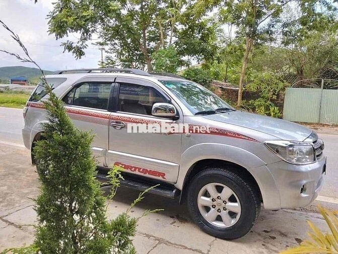 Toyota Fortuner 2010 2.5G - 15 km