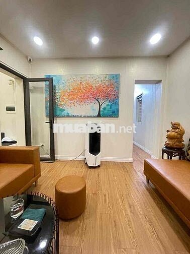 Bán nhà tập thể phố Tân Mai nhà đẹp 2 thoáng ở ngay 70m T3 giá nhỉnh 3