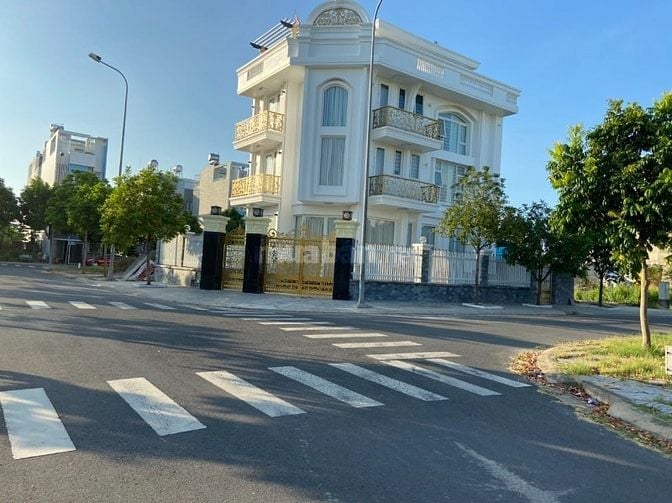 Bán đất quận 9 Thiên lý lô góc đối diện chung cư vị trí KD đẹp