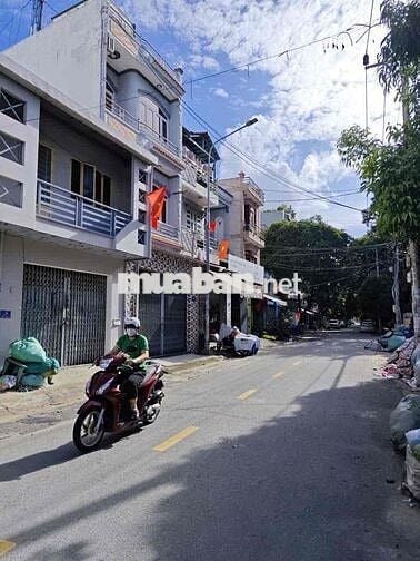 Cho Thuê MT Nội Bộ 12 m có vỉa hè khu phường Tân Quý . 8 x 15 đúc 1 T