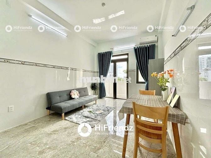 Căn hộ ban công, thang máy, mới xây, gần Đầm Sen