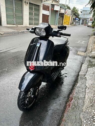 VESPA SPRINT 125 ABS ĐEN BÓNG
