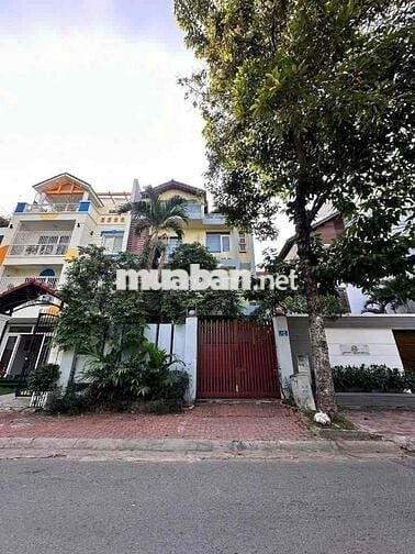 Cho Thuê Biệt Thự View Công Viên, KDC Nam Long- Trần Trọng Cung
