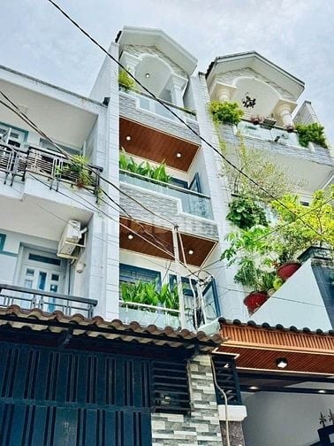 Siêu phẩm nhà đẹp 49m² sau lưng Vạn Hạnh Mall, xây 4tầng. Hẻm 6m,có sổ