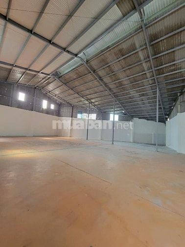 Cho thuê kho xưởng mặt bằng 1000m2 đường Hoàng Hữu Nam, Long Thạnh Mỹ