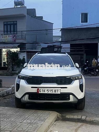 kia sonet deluxe 2024- 4000 km
