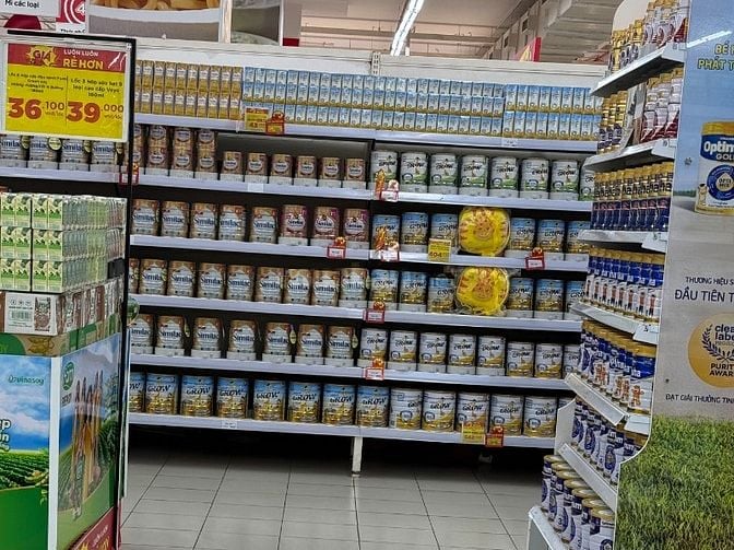 TUYỂN NHÂN VIÊN LÀM KHO , BÁN HÀNG LÀM VIỆC TẠI TPHCM