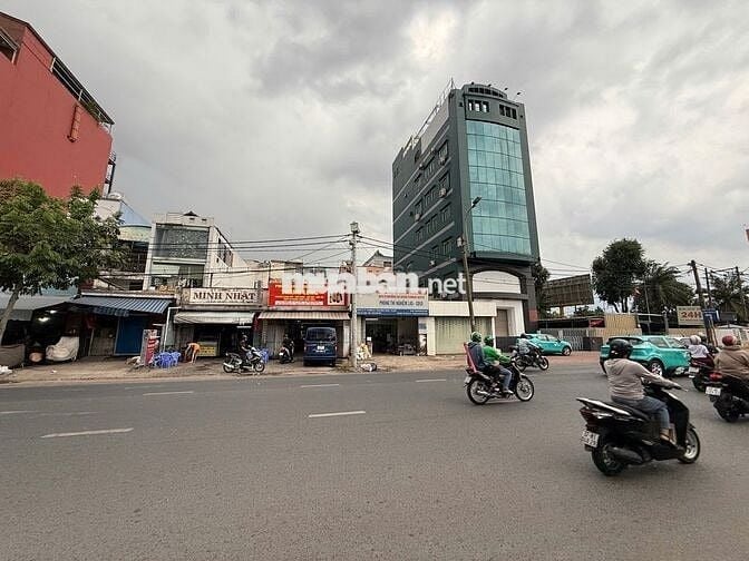 Nhà mặt tiền 231 Quốc lộ 13, phường 26, quận Bình Thạnh, Tp.HCM