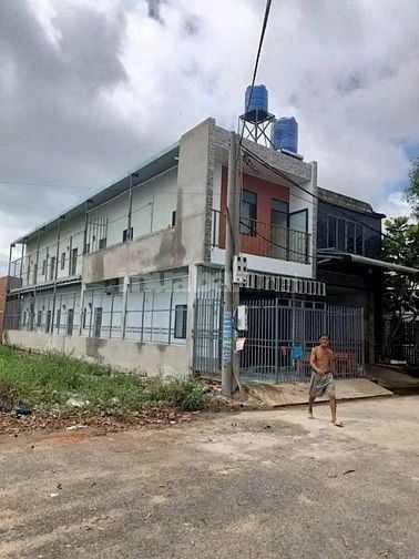 Bán dãy trọ nằm ngay KCN Tây Bắc giá chỉ có 990 triệu, DT 146m2, SHR.