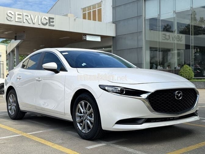 MAZDA 3 DELUXE ƯU ĐÃI HOT 1 NĂM BẢO HIỂM THÂN XE