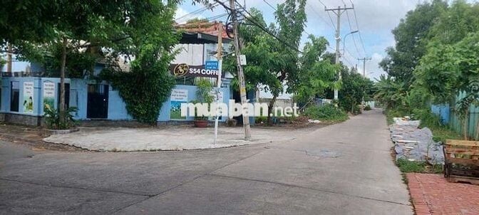 Mặt tien 274 long thới đối diện dư án hòa bình. Cách đường dẫn CT 1km