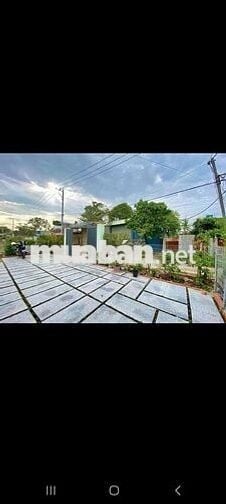 Cho thuê nhà tx 52 dt 400m có nhà 2p ngủ giá 10tr