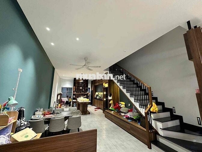 NHÀ ĐEP 3 TẦNG KHU VIP HOÀ XUÂN - HÀNG H.IẾM CÒN SÓT LẠI – ĐÔNG NAM -