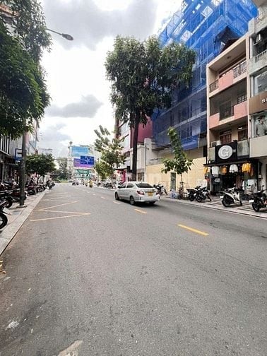 Bán nhà MT đường Nguyễn Trãi, P. Bến Thành, Quận 1