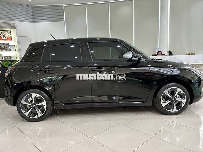 Suzuki Swift Hybrid 2025 - Màu Đen