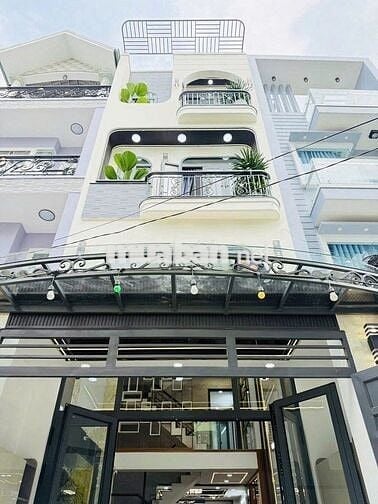 HOT HOT!! CHO THUÊ NHÀ 411C NGUYỄN ĐÌNH CHIỂU, QUẬN 3. DTSD 400m2