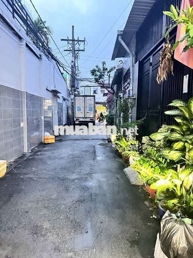 Bán nhà tân Hưng Thuận giá cực rẻ