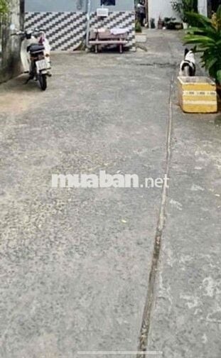 - Lô trống (nhà cũ đã tháo dỡ) -Phú Thọ Hoà-Tân Phú-Tp HCM.