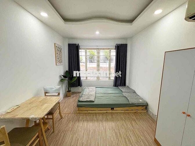 Cho thuê phòng Q1 gần Cầu Ông Lãnh , ĐH Luật TPHCM 30m2 có Bancol