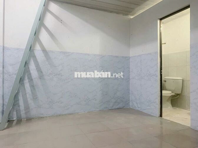 Cho thuê phòng trọ giá rẻ có gác sạch sẽ, thoáng mát 18m2