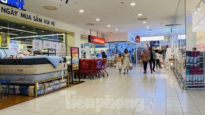  BỖ SUNG NHÂN SỰ HỆ THỐNG CỬA HÀNG K.V Q10