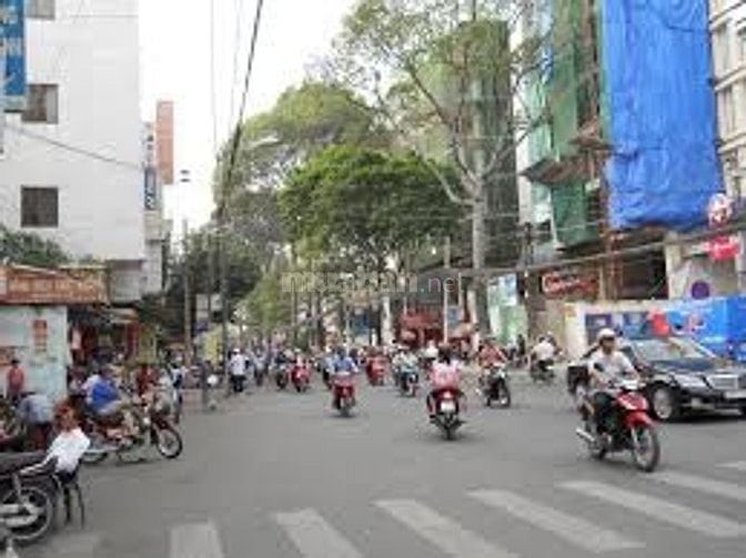 Bán gấp nhà MT ngay Trần Bình Trọng vs CĐ DT ngang 9m 8 tầng giá 40 tỷ