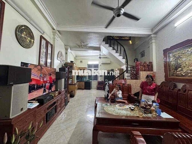 Cần Bán Nhà Đại Từ, DT: 54m², 5 Tầng, Giá 10.5 Tỷ, dân xây chắc chắn