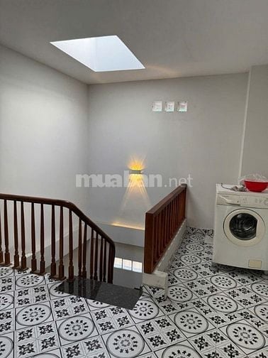 Cho thuê nhà Ngõ Quỳnh, Hai Bà Trưng, 5 tầng x 35m2, 3 phòng ngủ