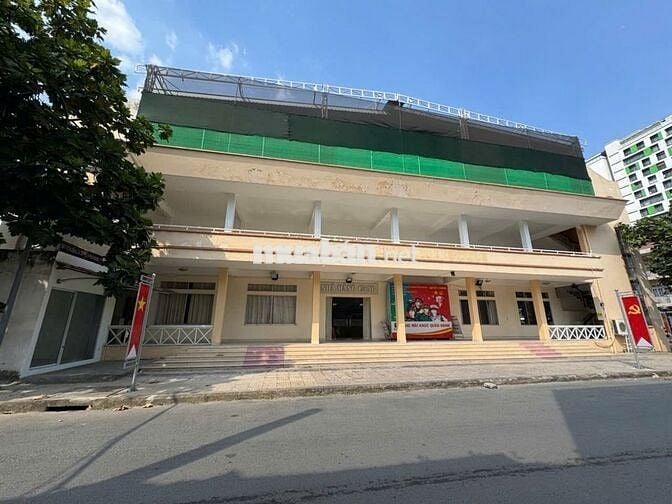 một sàn *** 70m2 tại tòa nhà văn phòng hạng B nhà ga T3 mới