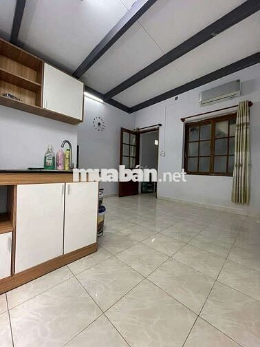 Duplex rộng sát bên IUH, phòng ngay tầng 1