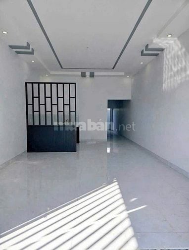 Cần vốn nên tôi muốn bán gấp căn nhà ở Huyện Hóc Môn GIÁ ƯU ĐÃI 900 tr