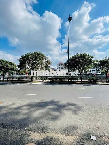 BÁN NHÀ QUẬN 3,CÁCH MỘT CĂN RA MẶT TIỀN TRƯỜNG SA,NHÀ 4 TẦNG,HOÀN CÔNG