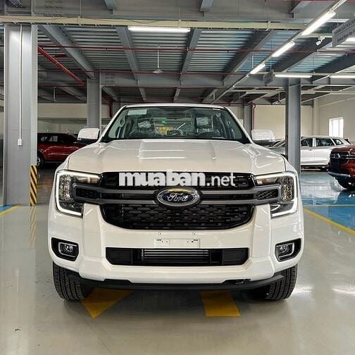 Ford Ranger 2025 mới 100%, trả trước 175 triệu