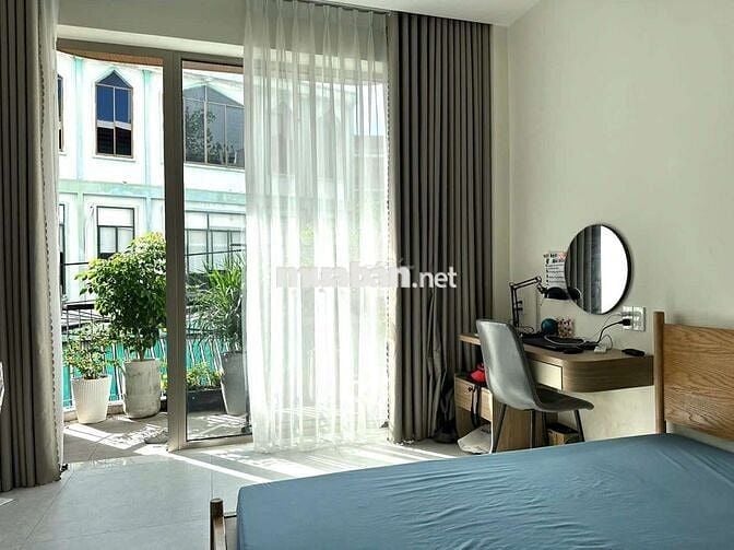 Bán nhà 3 tầng thiết kế hiện đại mặt tiền Thanh long