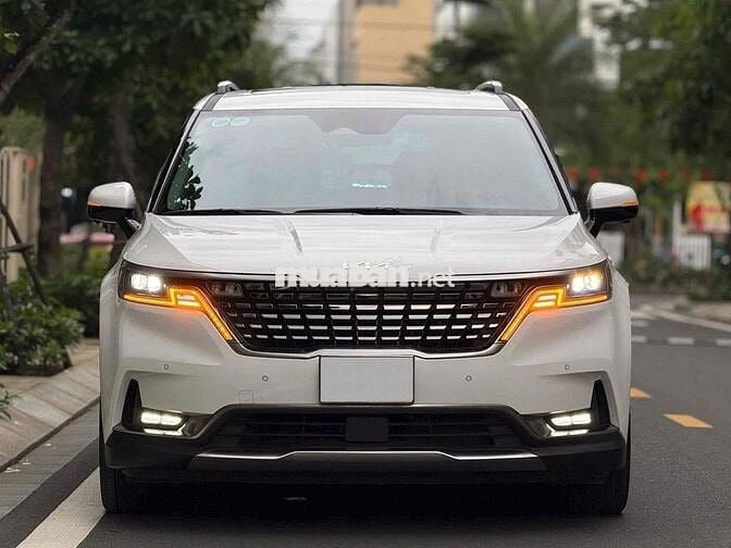 Kia Carnival 2022 Signature 2.2D - 34.000 km